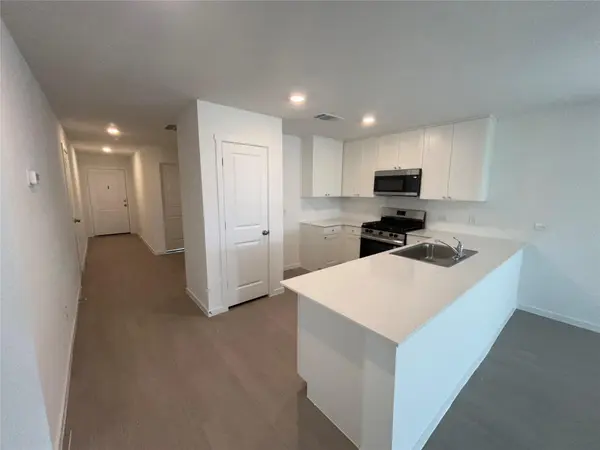 121 Spotbill CT, Uhland, TX 78640