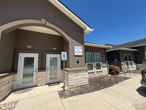 660 S Bagdad RD #310, Leander, TX 78641