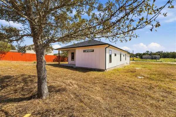 133 Esperanza DR, Bastrop, TX 78602