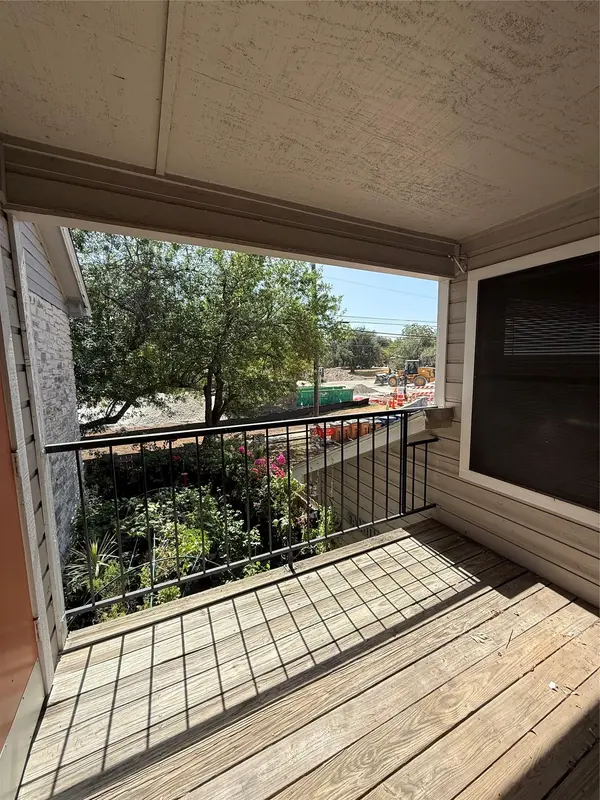 8913 Schick RD #C, Austin, TX 78729