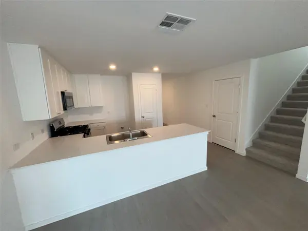 120 Spotbill CT, Uhland, TX 78640