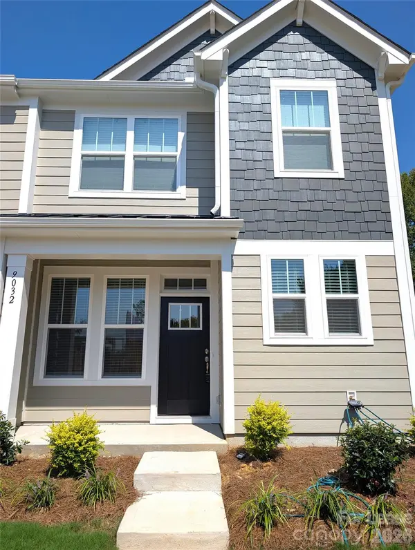 9032 Gulledge CT, Charlotte, NC 28262