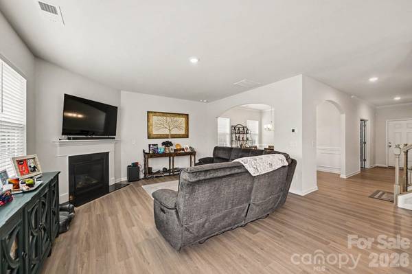 112 Rooster Tail LN, Troutman, NC 28166