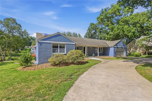 8406 Ensley LN, Leawood, KS 66206