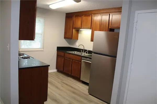 6216 Robinson ST #3, Overland Park, KS 66202
