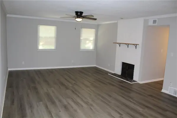 6216 Robinson ST #3, Overland Park, KS 66202