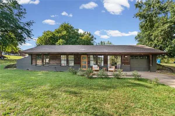 244 SE 121 RD, Warrensburg, MO 64093