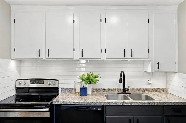 7101 Marty ST, Overland Park, KS 66204