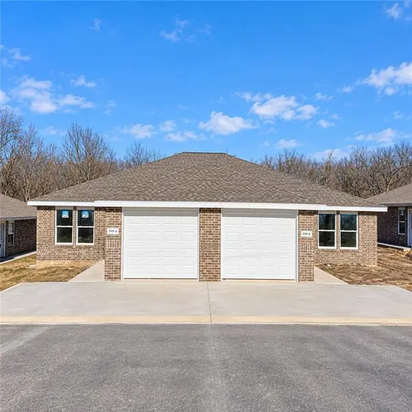 899 W Gay ST, Warrensburg, MO 64093