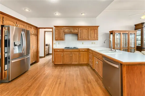 1028 NE Moss Point RD, Lee's Summit, MO 64064