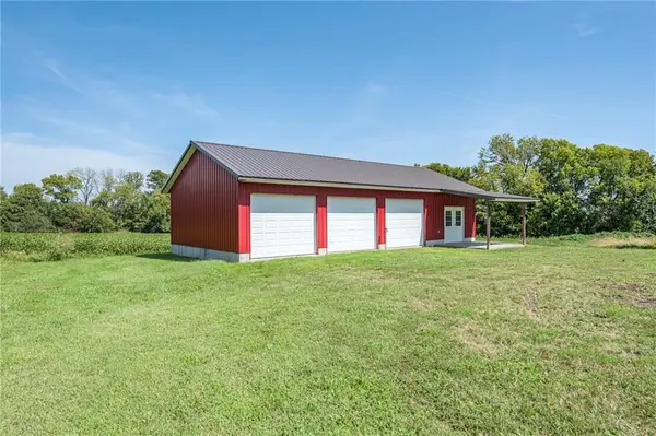 25205 E Blue Mills RD, Independence, MO 64058