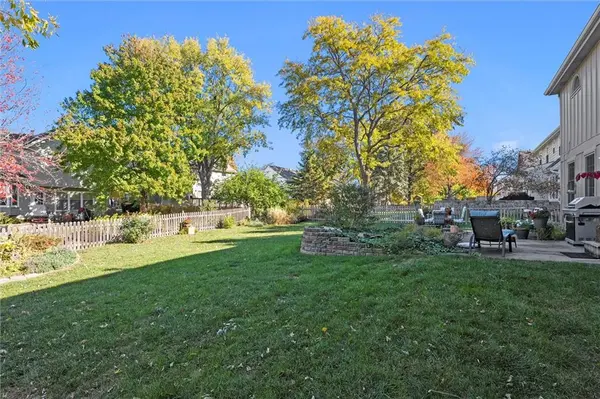 724 N Singletree ST, Olathe, KS 66061