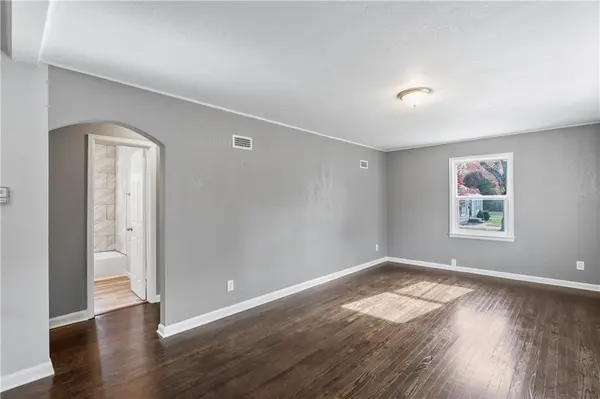 5117 Rosewood DR, Roeland Park, KS 66205