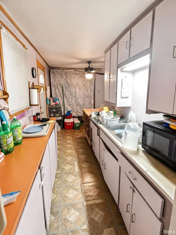 221 W Columbia ST, Evansville, IN 47710