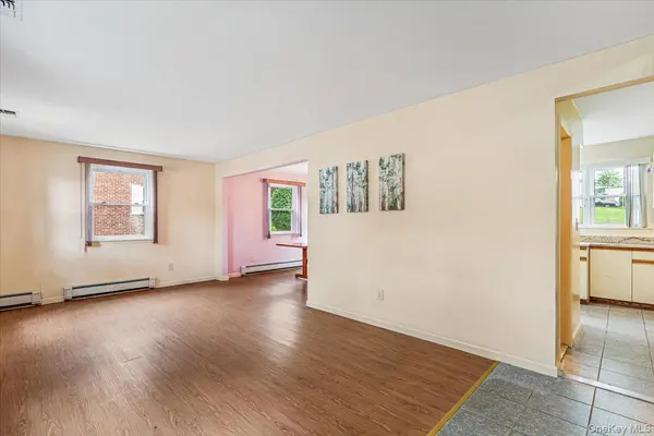 229-06 67th AVE #39, Oakland Gardens, NY 11364