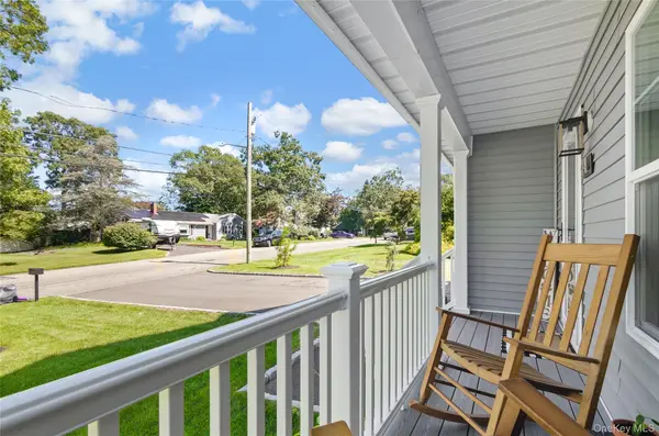 44 James ST, Patchogue, NY 11772