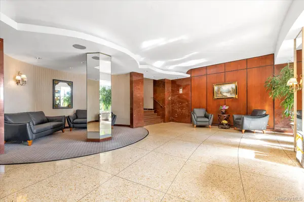 61-20 Grand Central Pkwy #C303, Forest Hills, NY 11375