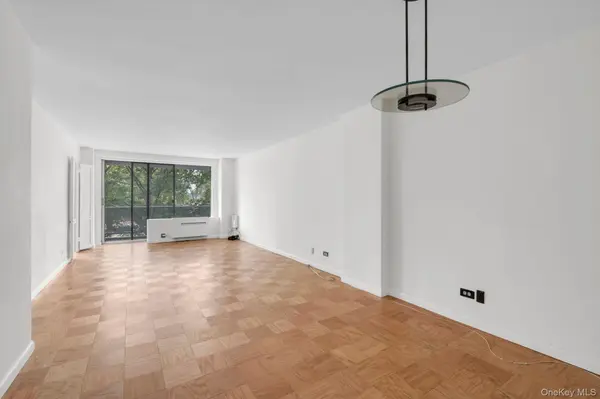 61-20 Grand Central Pkwy #C303, Forest Hills, NY 11375
