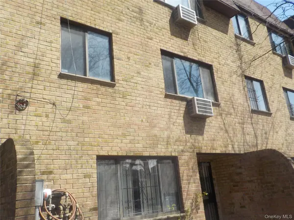 51-17 99 ST #15C, Corona, NY 11368