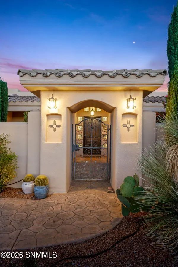 8052 Renoir LOOP, Las Cruces, NM 88007