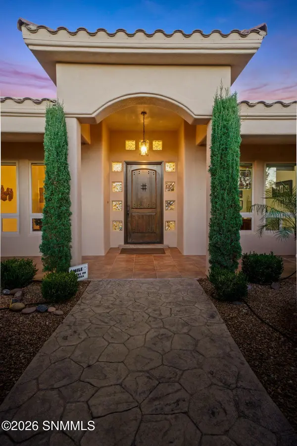 8052 Renoir LOOP, Las Cruces, NM 88007