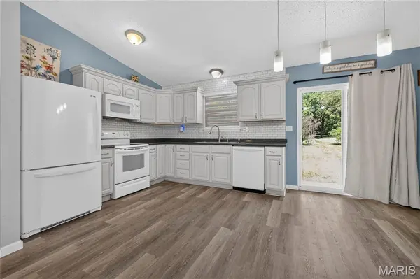 2157 Gregory DR, Pacific, MO 63069