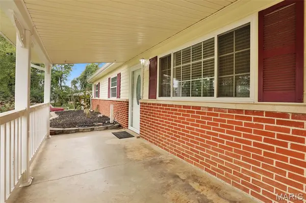 257 Joyce CT, Ballwin, MO 63021