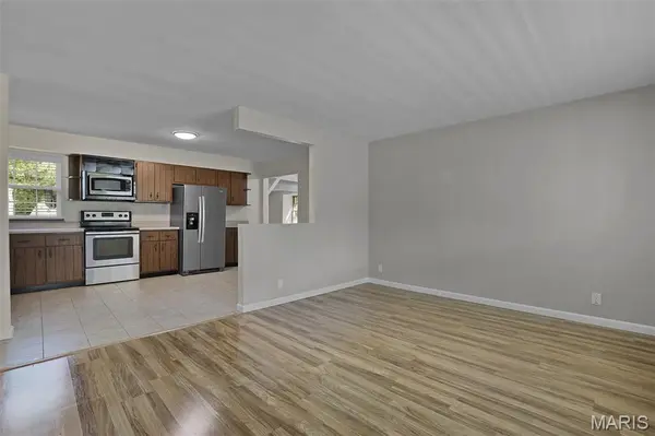257 Joyce CT, Ballwin, MO 63021