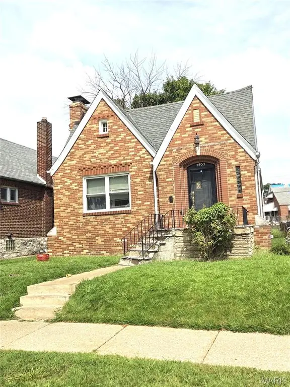 5953 N Pointe BLVD, St Louis, MO 63147