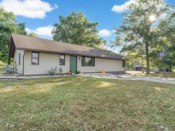 4878 Sportsman RD, Waterloo, IL 62298