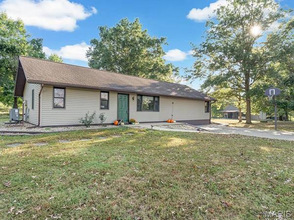 4878 Sportsman RD, Waterloo, IL 62298