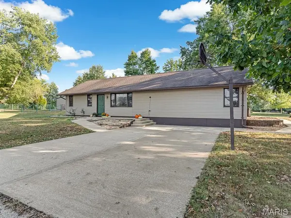4878 Sportsman RD, Waterloo, IL 62298