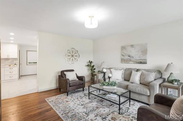 316 Southwark LN, St Louis, MO 63125