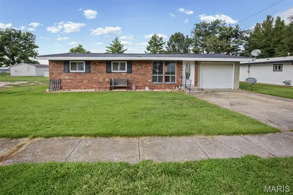 224 Elm ST, Eldred, IL 62027