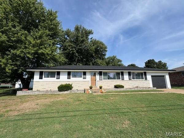 661 Sun VLY N, Arnold, MO 63010