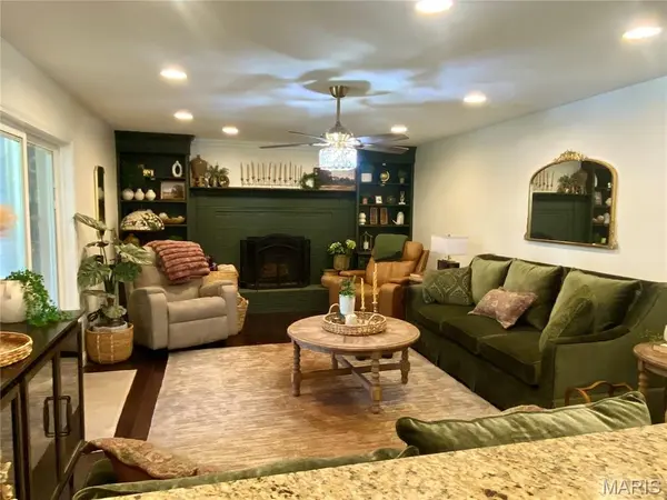 912 Westview DR, Sikeston, MO 63801