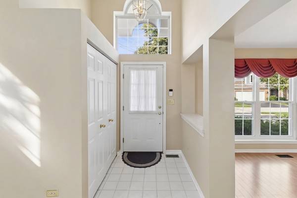 1907 N Silver Lake RD, Arlington Heights, IL 60004