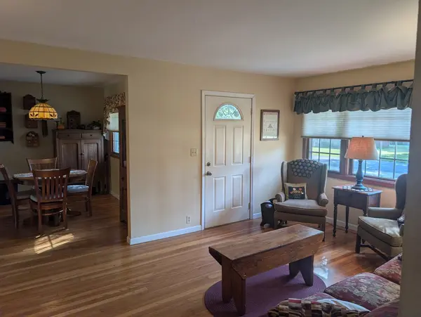 106 N Turner DR, Mahomet, IL 61853