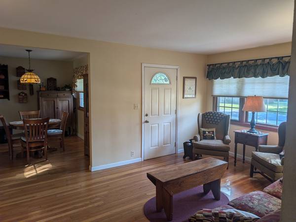 106 N Turner DR, Mahomet, IL 61853