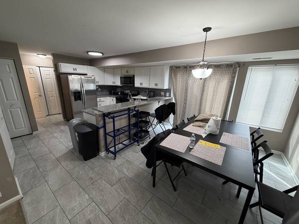 1369 Taylor RD, Romeoville, IL 60446