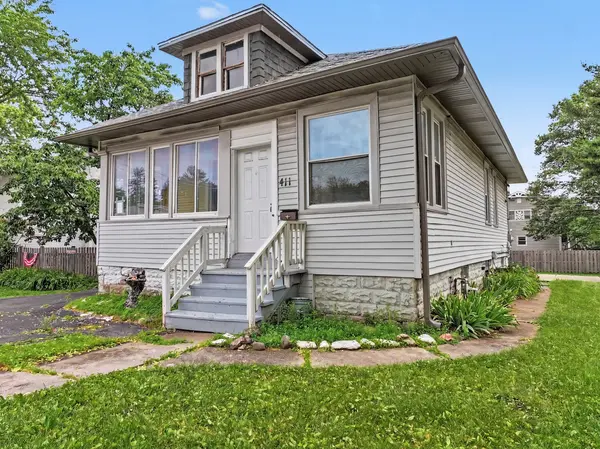 411 N Arlington Heights RD, Arlington Heights, IL 60004