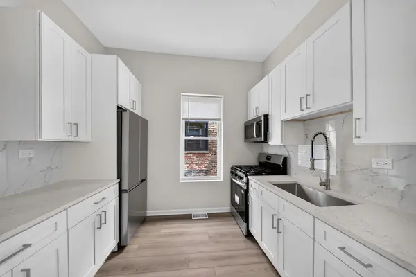 3316 W Le Moyne ST, Chicago, IL 60651