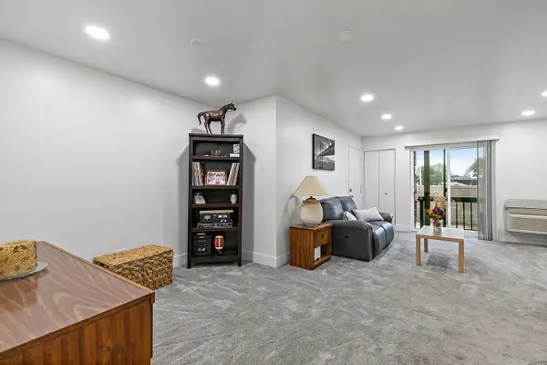 2249 Nichols RD #28D, Arlington Heights, IL 60004