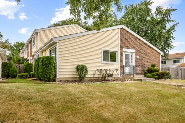 2177 Chaucer LN, Glendale Heights, IL 60139