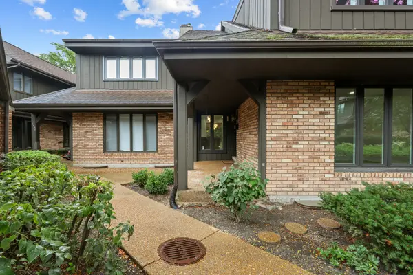 1935 Mission Hills LN, Northbrook, IL 60062