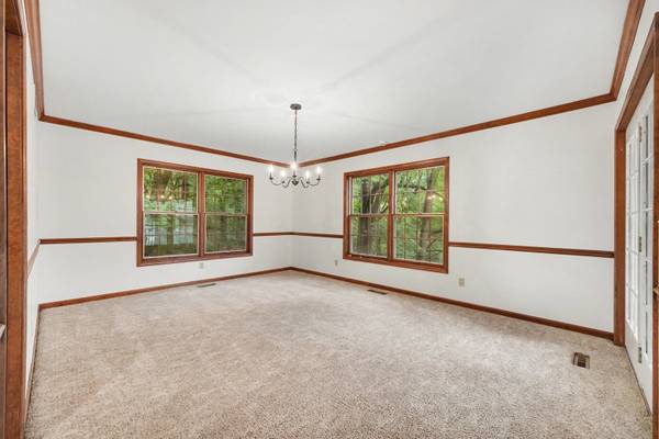 433 Brookshire CT, Valparaiso, IN 46385