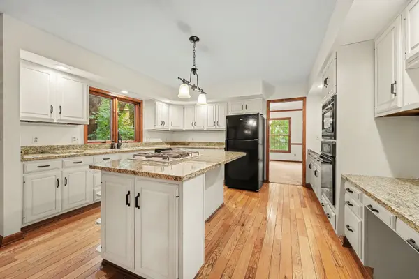 433 Brookshire CT, Valparaiso, IN 46385