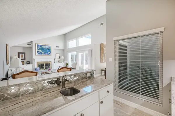 1007 Arrow Hill RD, Houston, TX 77077