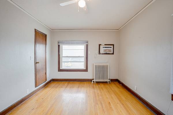 217 S 3rd ST #2, Dekalb, IL 60115