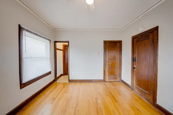 217 S 3rd ST #2, Dekalb, IL 60115